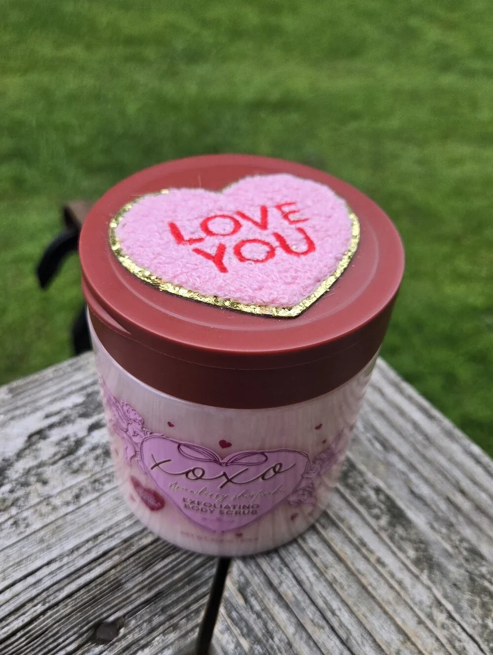 XOXO Strawberry Shortcake Exfoliating Body Scrub - Pink & Red